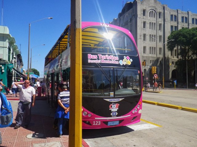 Passeio de ônibus turístico no Uruguai