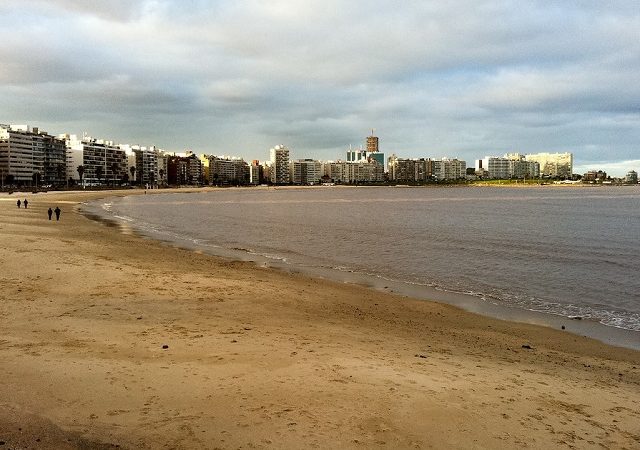Praia de Punta Carretas em Montevidéu